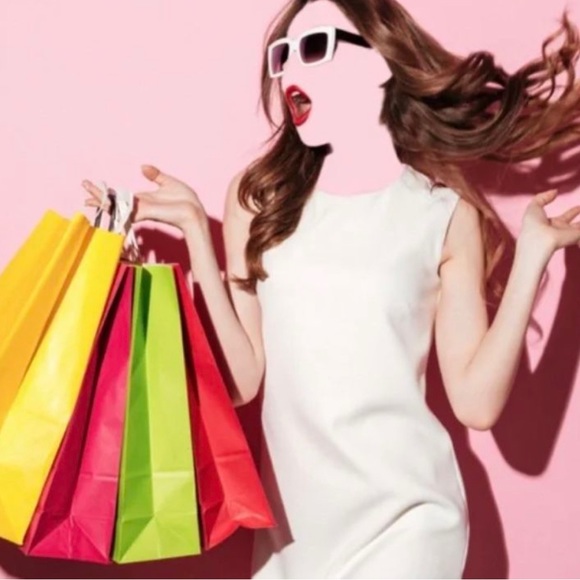 Mystery Box Womens Clothing 5 - 7 Items Per Bag - Picture 3 of 3